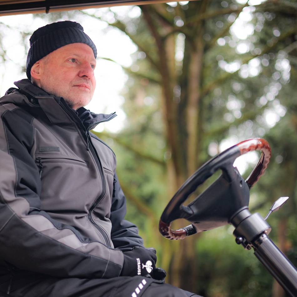 Programm für Arbeitslose in Krefeld: Als Friedhofslotse zurück ins Arbeitsleben