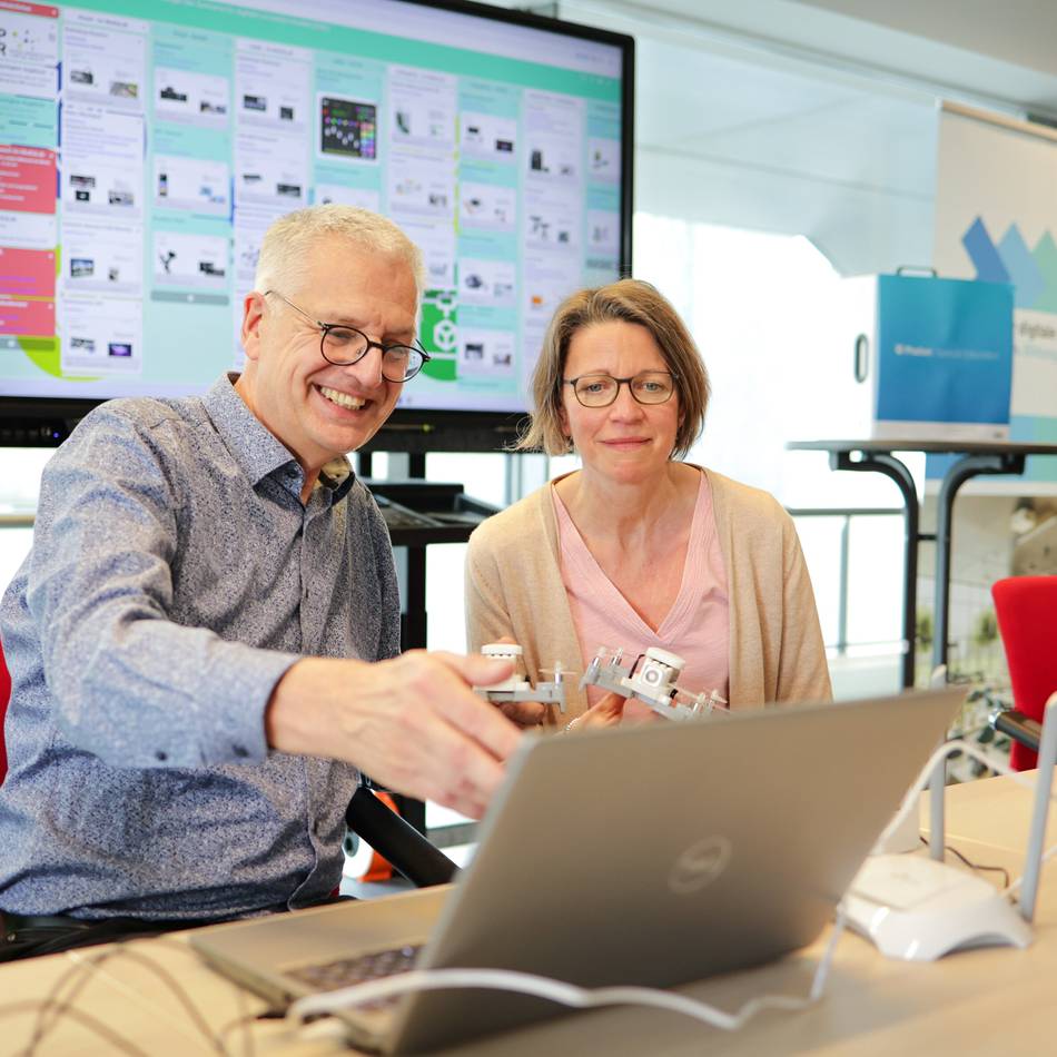 Bildungsangebot für Krefelder Lehrkräfte: Wie die Stadt digitale Lernwelten vermittelt