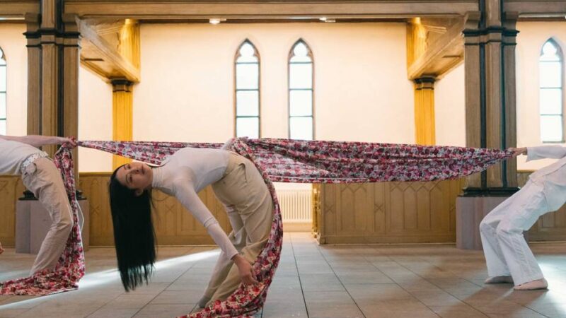 Tanztheater in Duisburg: „Die Schneekönigin“ als Gesamtkunstwerk