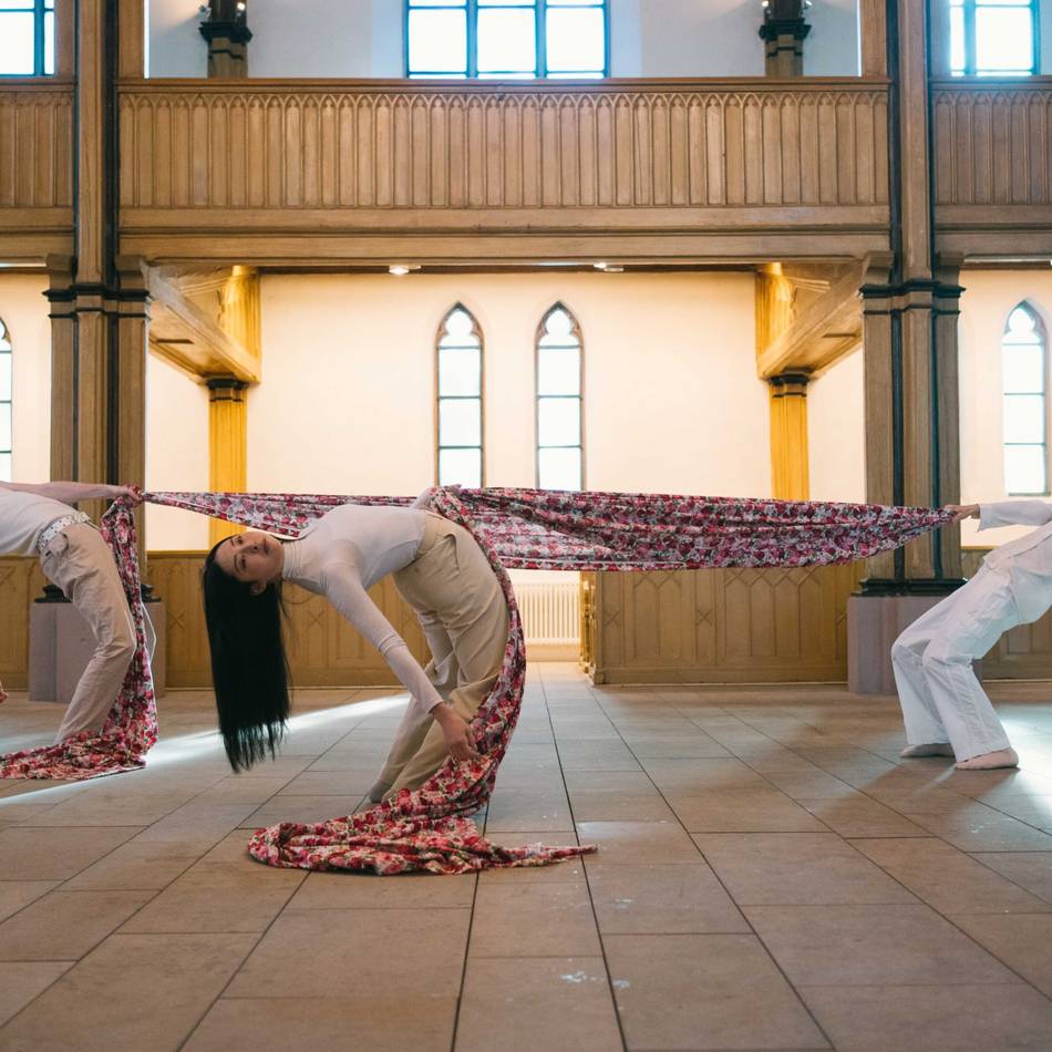 Tanztheater in Duisburg: „Die Schneekönigin“ als Gesamtkunstwerk