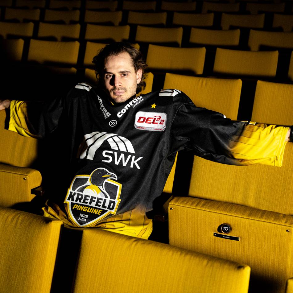 Der Stoff für den Weg zum Titel?: So sieht das Play-off-Trikot der Krefeld Pinguine aus