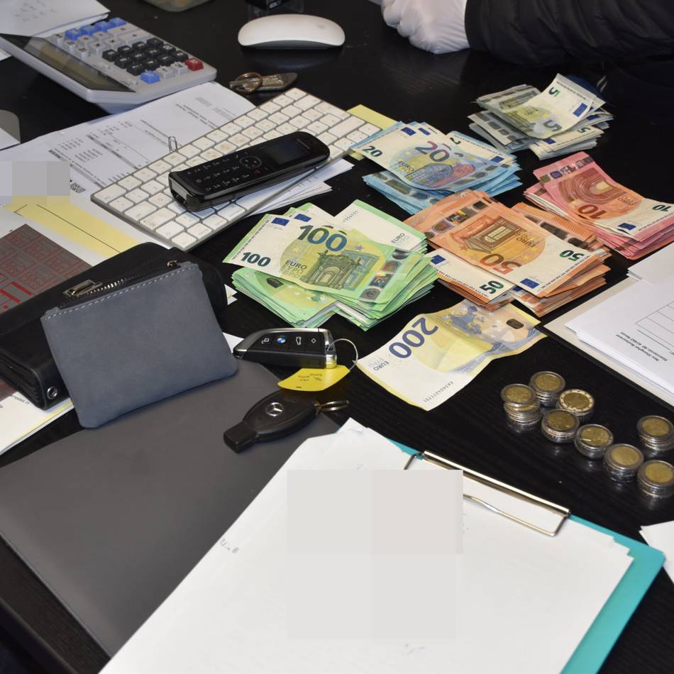 Verdacht auf Mindestlohn-Verstöße: Zoll durchsucht China-Restaurant in Neuss