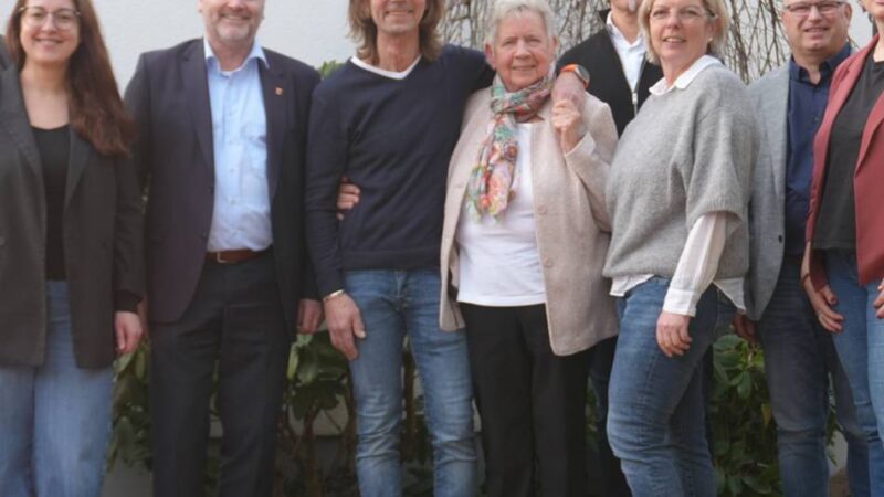 Beliebter Hausmeister: 25 Jahre im Dienst der Schule — Stefan Verfürth in Uedem geehrt