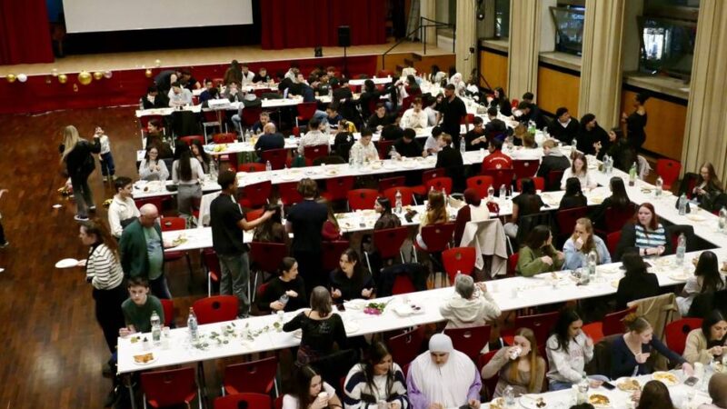 Ramadan in Neuss: Schüler organisierten gemeinsames Fastenbrechen an ihrer Schule