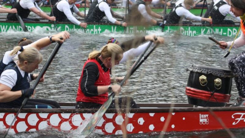 Wassersport an der Grenze zu Radevormwald : Langstrecken-Regatta auf dem Beyenburger Stausee