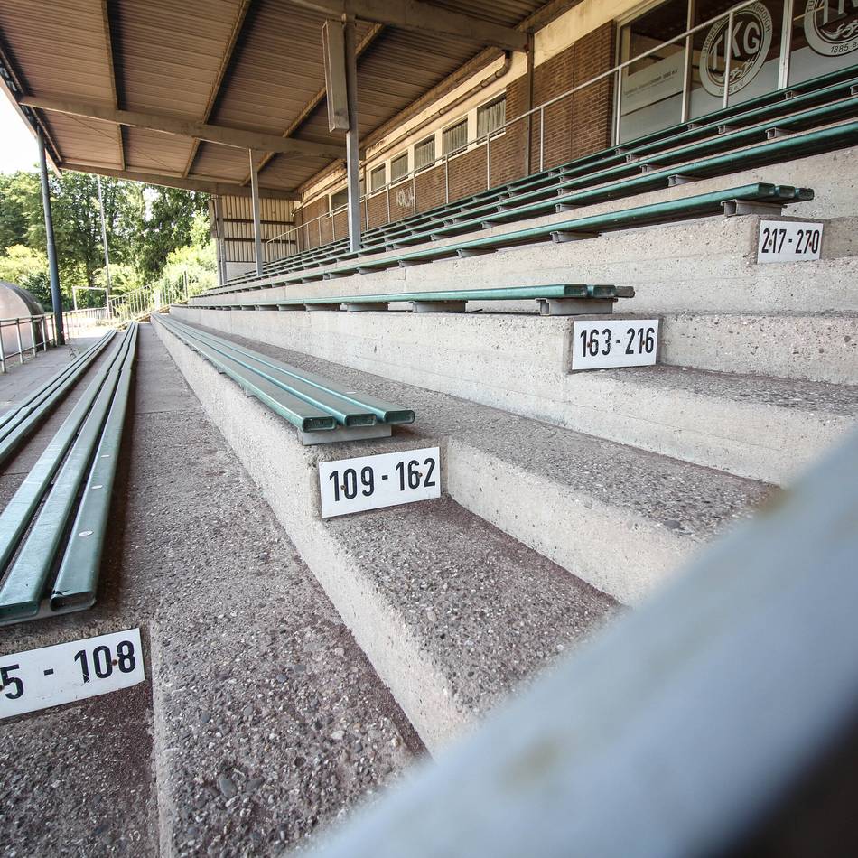 Betonsanierung später als geplant: Stadtbetriebe wollen am Montag die Tribüne im Stadion anpacken