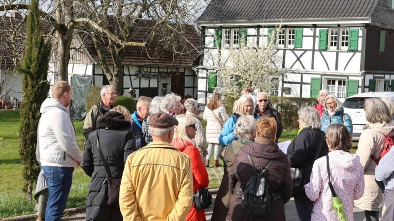 Stadtführung in Leverkusen : Fachwerkhäuser und ihre kleinen Geheimnisse