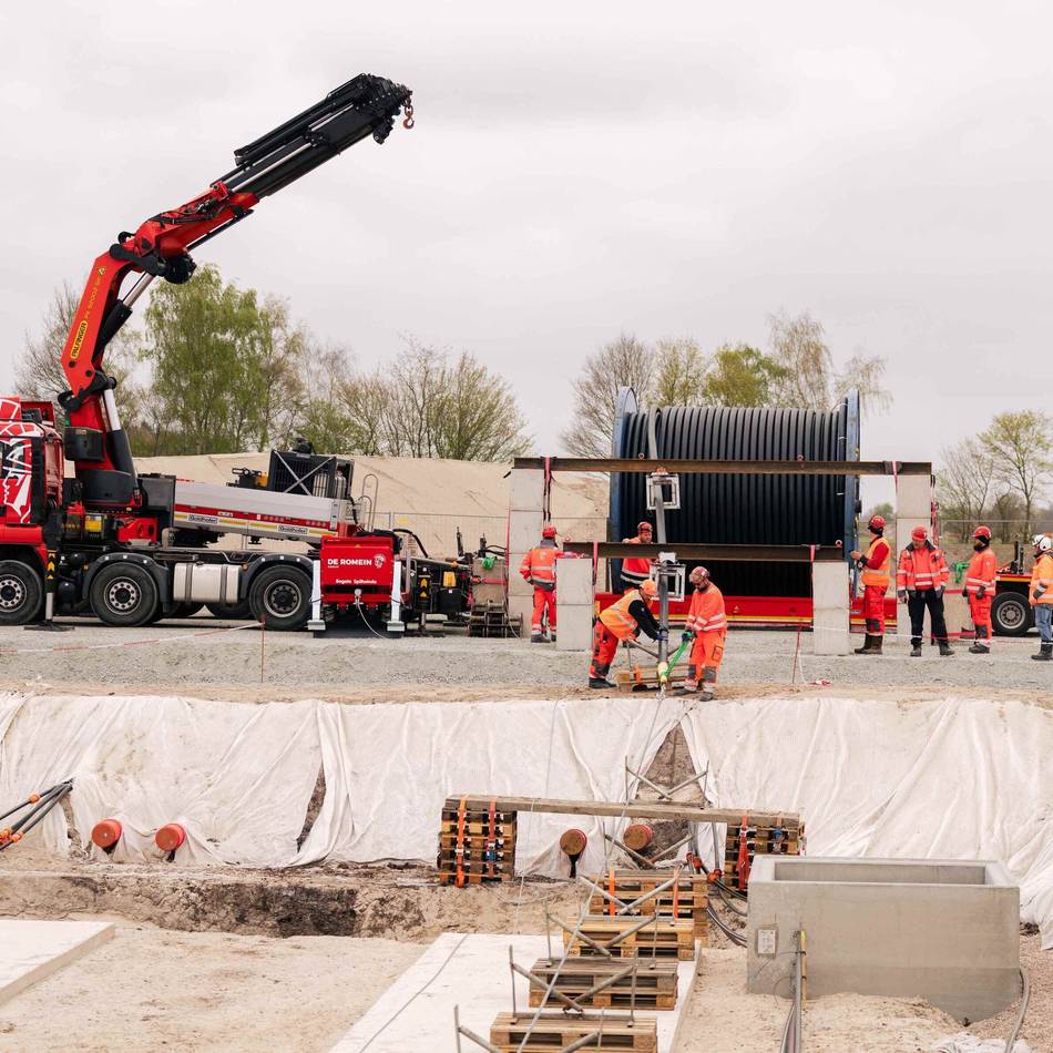 Verbindung für Windstrom von der Nordsee: Schwerlasttransporter liefert Kabel für Energiewendeprojekt