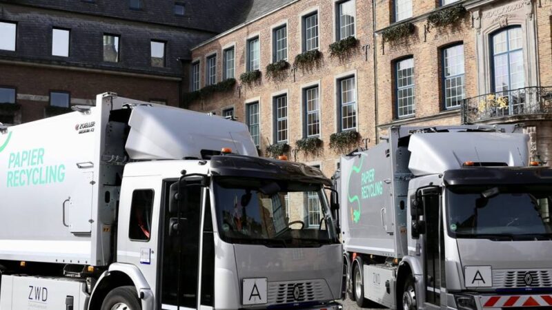 Abfall in Düsseldorf: Stadt stellt vollelektrisch betriebene Müllsammelfahrzeuge vor