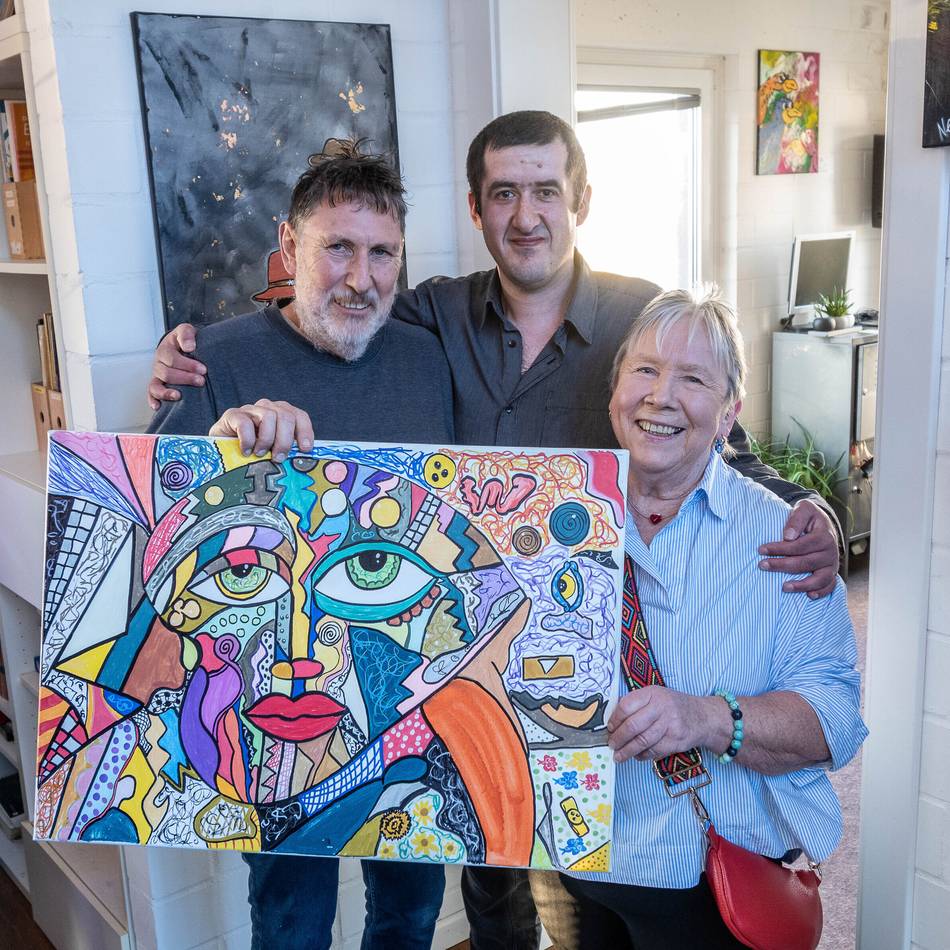 Vernissage von Necati Özen eröffnet: „Ich kann nicht alles sagen, aber ich kann alles malen“