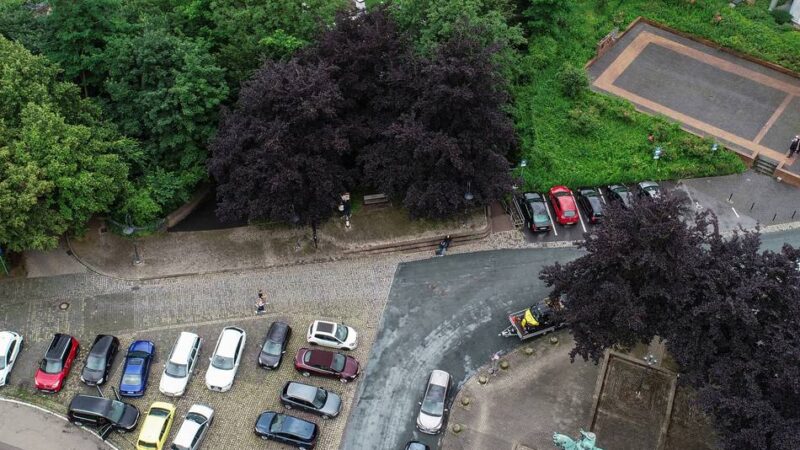 Villa am Bleichenberg in Kleve: Fünf Jahre nach illegaler Abgrabung noch immer keine Lösung