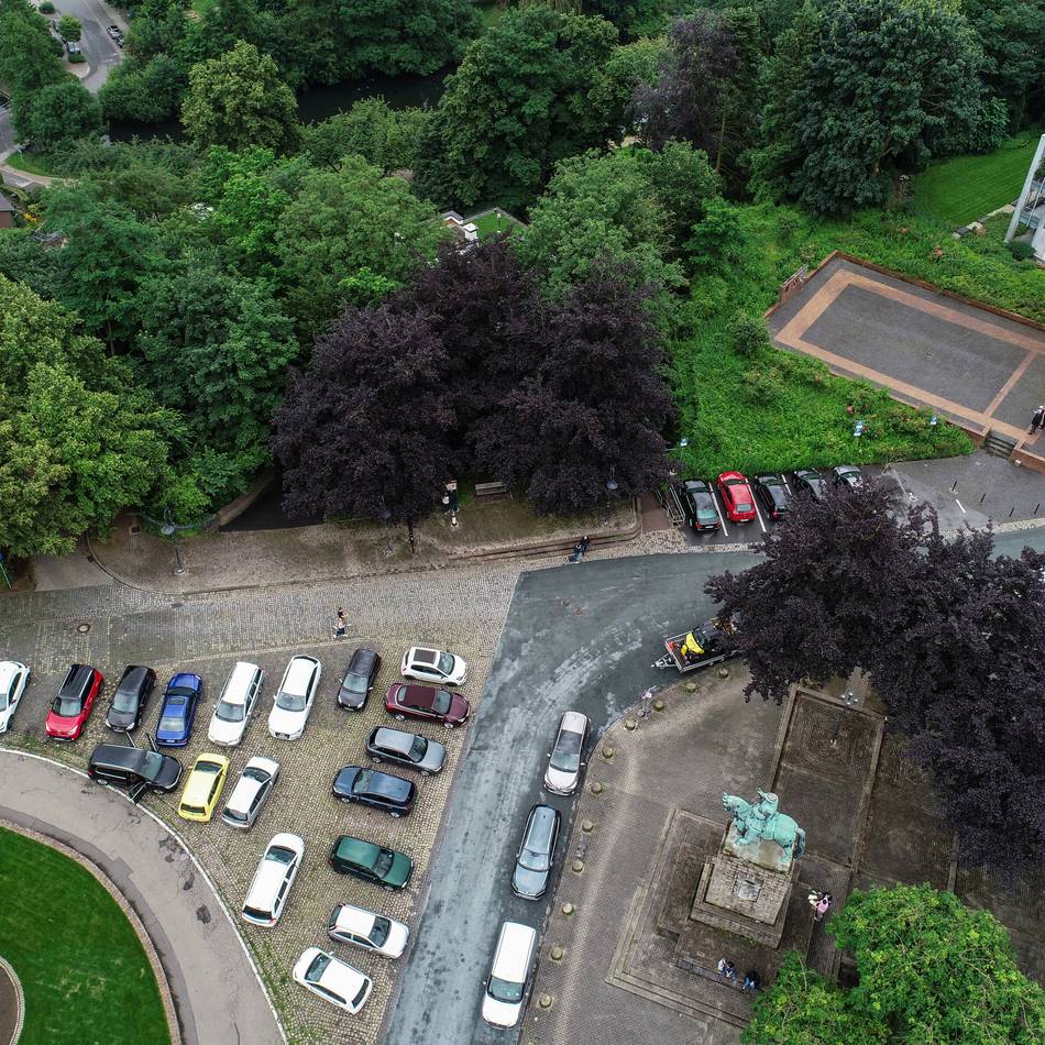 Villa am Bleichenberg in Kleve: Fünf Jahre nach illegaler Abgrabung noch immer keine Lösung