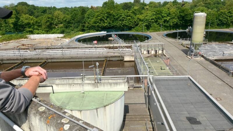 Neuss sichert die kritische Infrastruktur: Eigenes Windrad schützt Klärwerk Süd vor Blackout-Gefahr