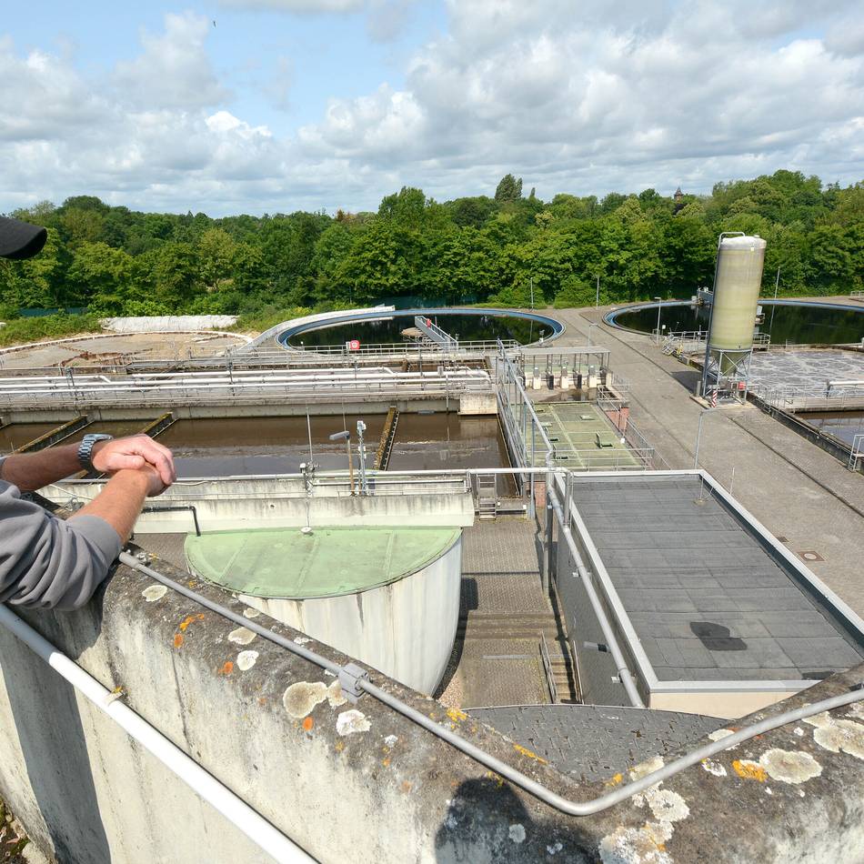 Neuss sichert die kritische Infrastruktur: Eigenes Windrad schützt Klärwerk Süd vor Blackout-Gefahr