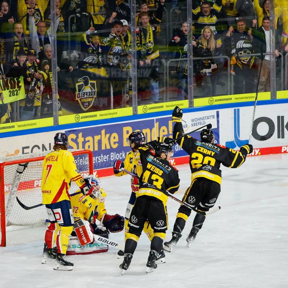 Erster möglicher Abgang: Dieser Pinguine-Stürmer steht offenbar vor einem Wechsel zu einem Ligakonkurrenten