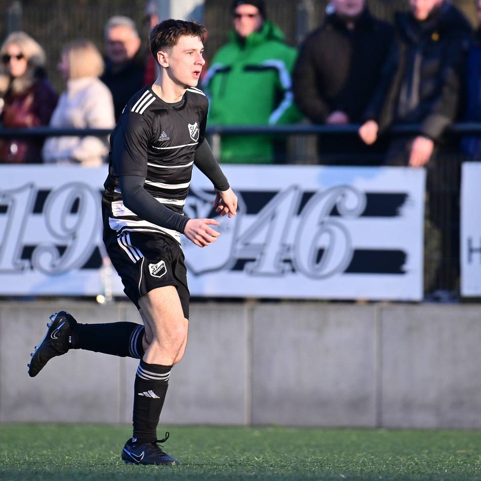 2:1-Arbeitssieg beim FC Kray: SV Budberg bejubelt den siebten Dreier in Folge