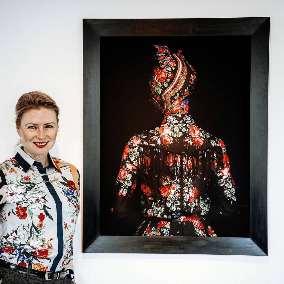 Reihe „Das Rote Sofa“: Künstlerinnen nehmen auf dem Sofa Platz