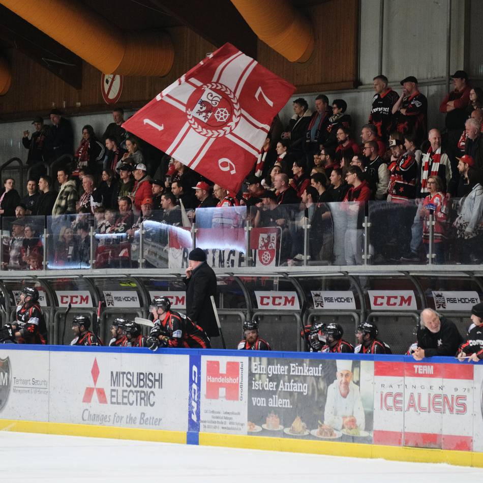 Unschöne Szenen: Die nächste Eskalation im Eishockey-Halbfinale