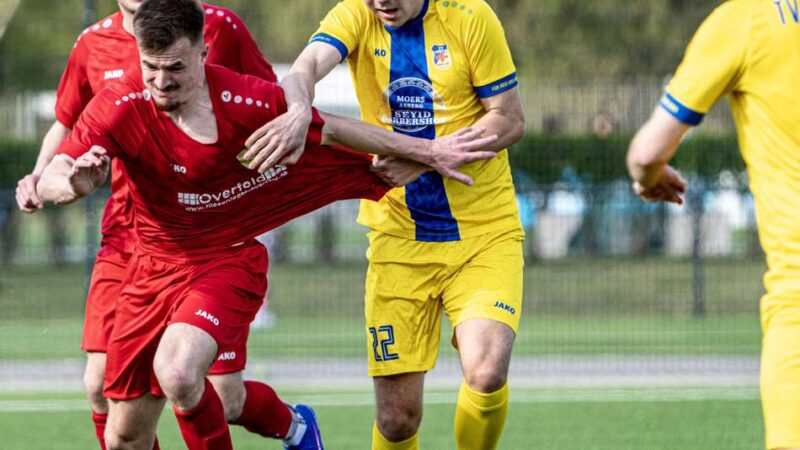 SSV Lüttingen gewinnt 3:2: Rettungswagen-Einsatz beim Spitzenspiel in Asberg