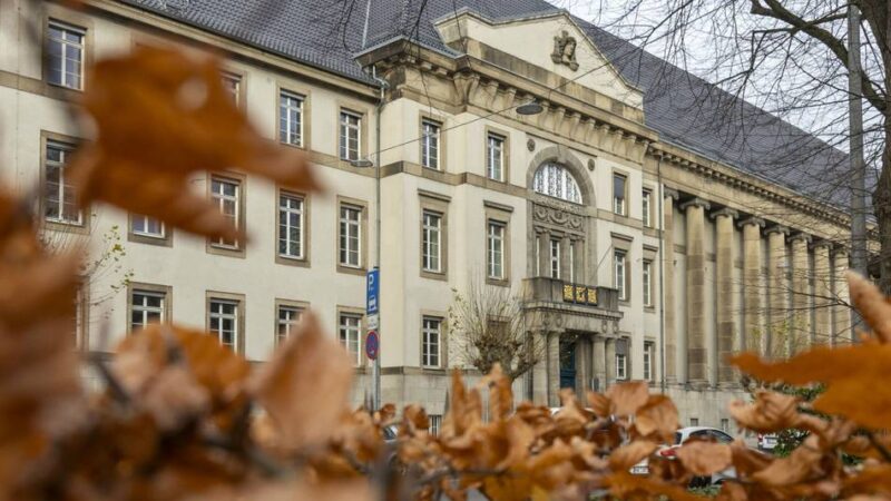 Gerichtsverfahren in Krefeld: Wegen Raubes angeklagt, wegen Nötigung verurteilt