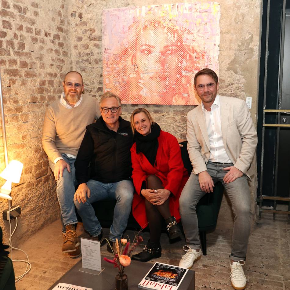 Ausstellung in Mönchengladbacher WineBank: Weibliche Kunst hinter vergitterten Weintresoren