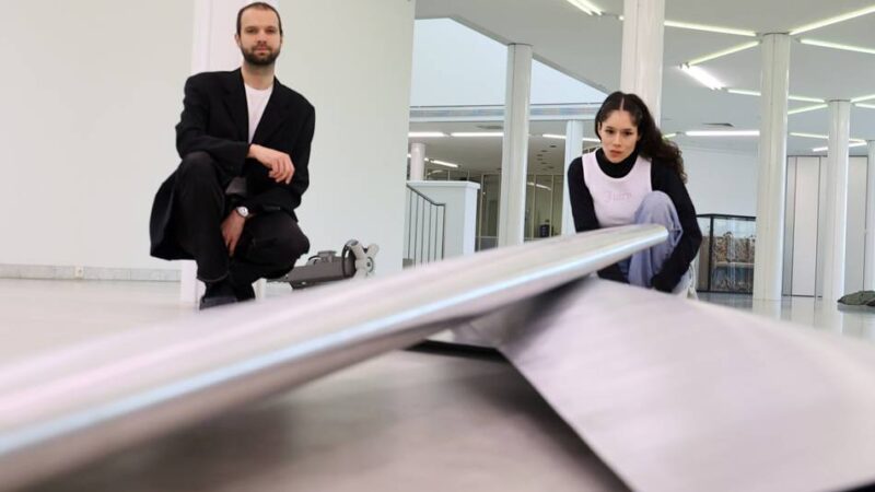 Eine neue Ausstellung in Mönchengladbach: Museum Abteiberg zeigt Rotorblätter, Butterkunst und sichtbaren Wind