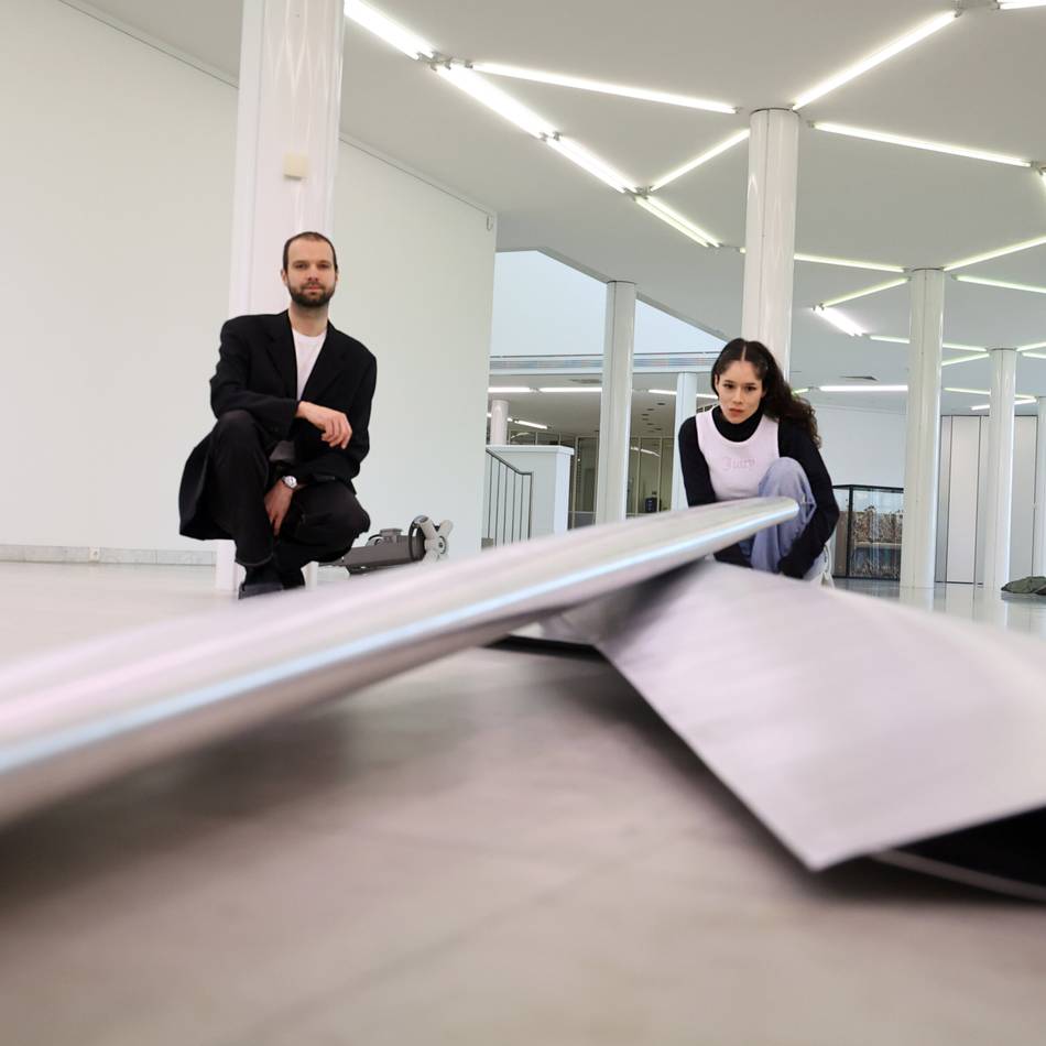 Eine neue Ausstellung in Mönchengladbach: Museum Abteiberg zeigt Rotorblätter, Butterkunst und sichtbaren Wind