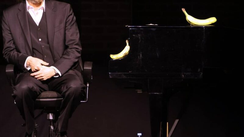 Hagen Rether in Mönchengladbach: Gnadenlos und mit Humor gegen „Orangenmänner“ und Demokratiefeinde