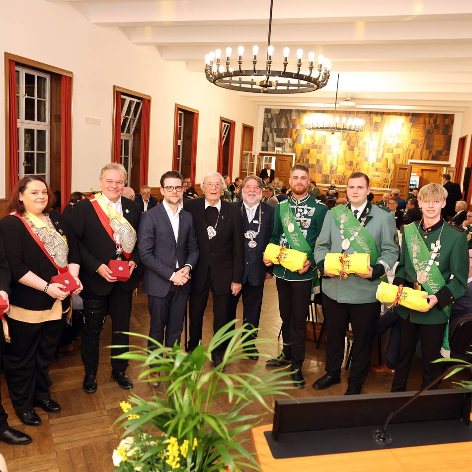 Brauchtum in Mönchengladbach: Grünkohl und Felix-Triumphbögen bei der „Königsvesper“