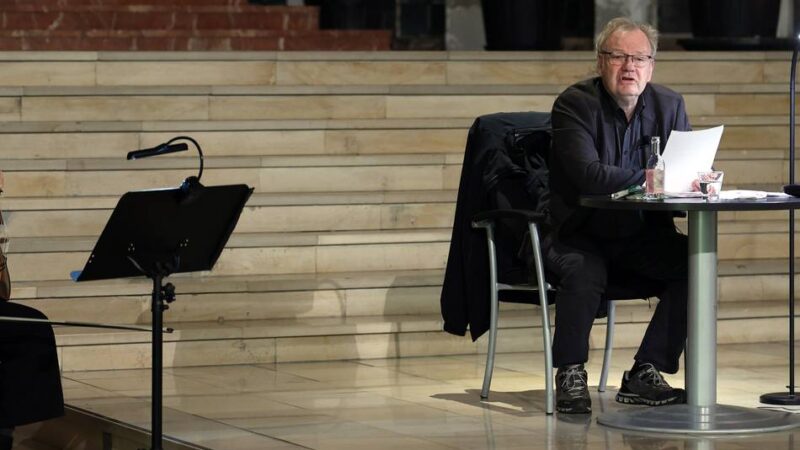 Willi Achten liest in Mönchengladbach: Eine warmherzige Geschichte vom Sterben