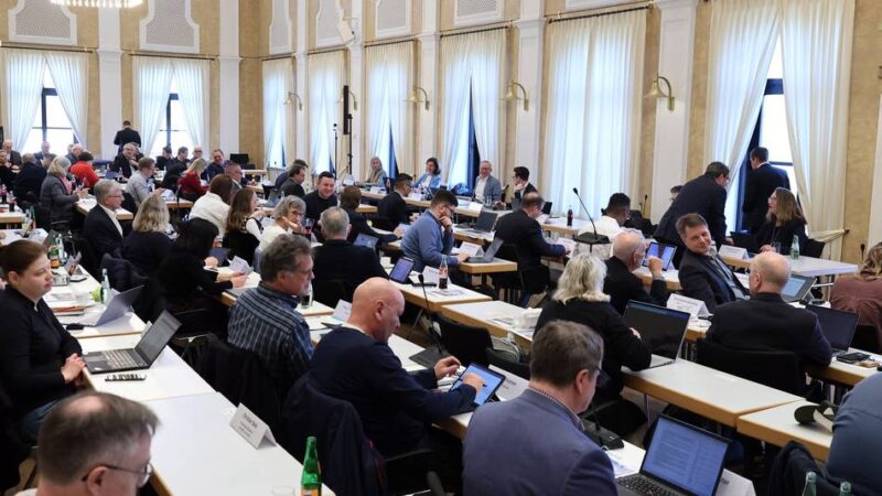 Von „Feigheit“ bis „Haltung zeigen“ in Mönchengladbach: Diese zwei Themen ließen Debatten im Stadtrat aufflammen