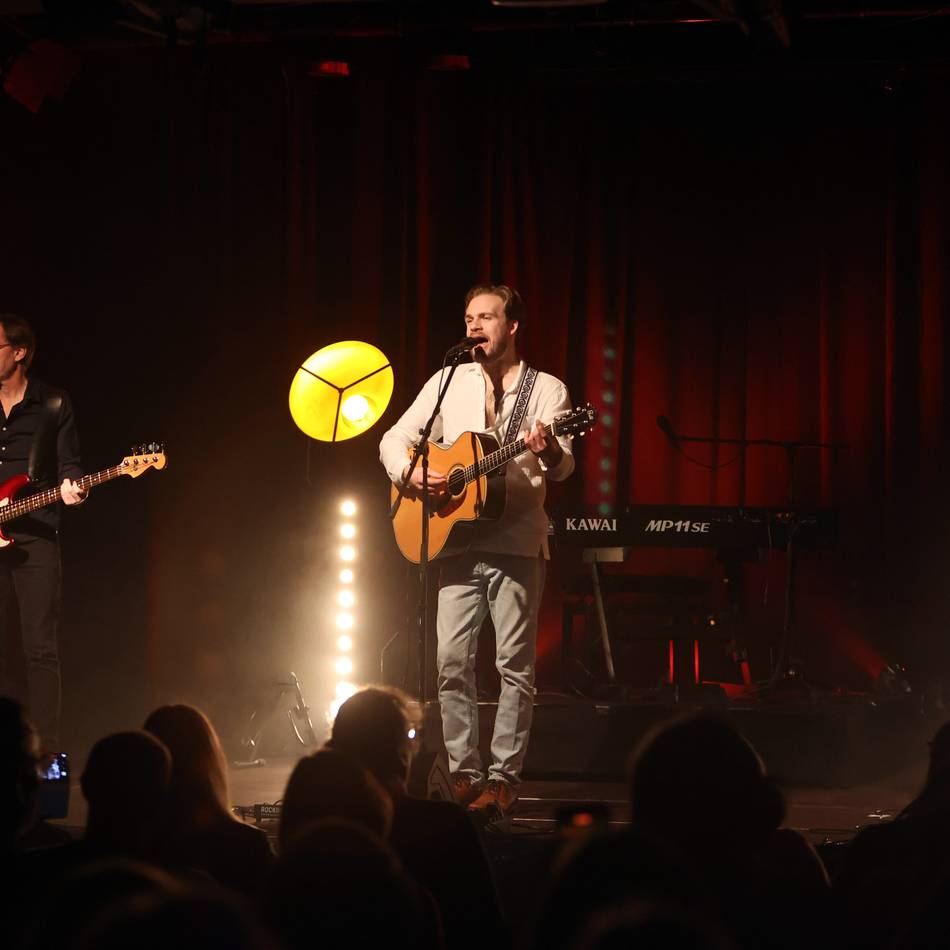 Tribute-Konzert in Mönchengladbach: Die Lieder von Cat Stevens entführen auf eine nostalgische Reise