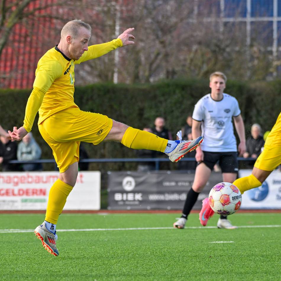 Volles Haus an der Römerstraße: 350 Zuschauer sehen ein Straelener Derby der Extraklasse