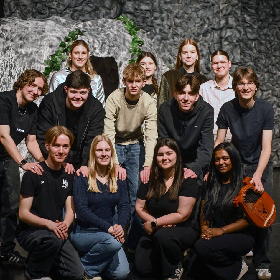 Musical der Liebfrauenschule Geldern: Magie und Nebel aus dem Kostüm: „Das Licht im Schatten“ feiert Premiere