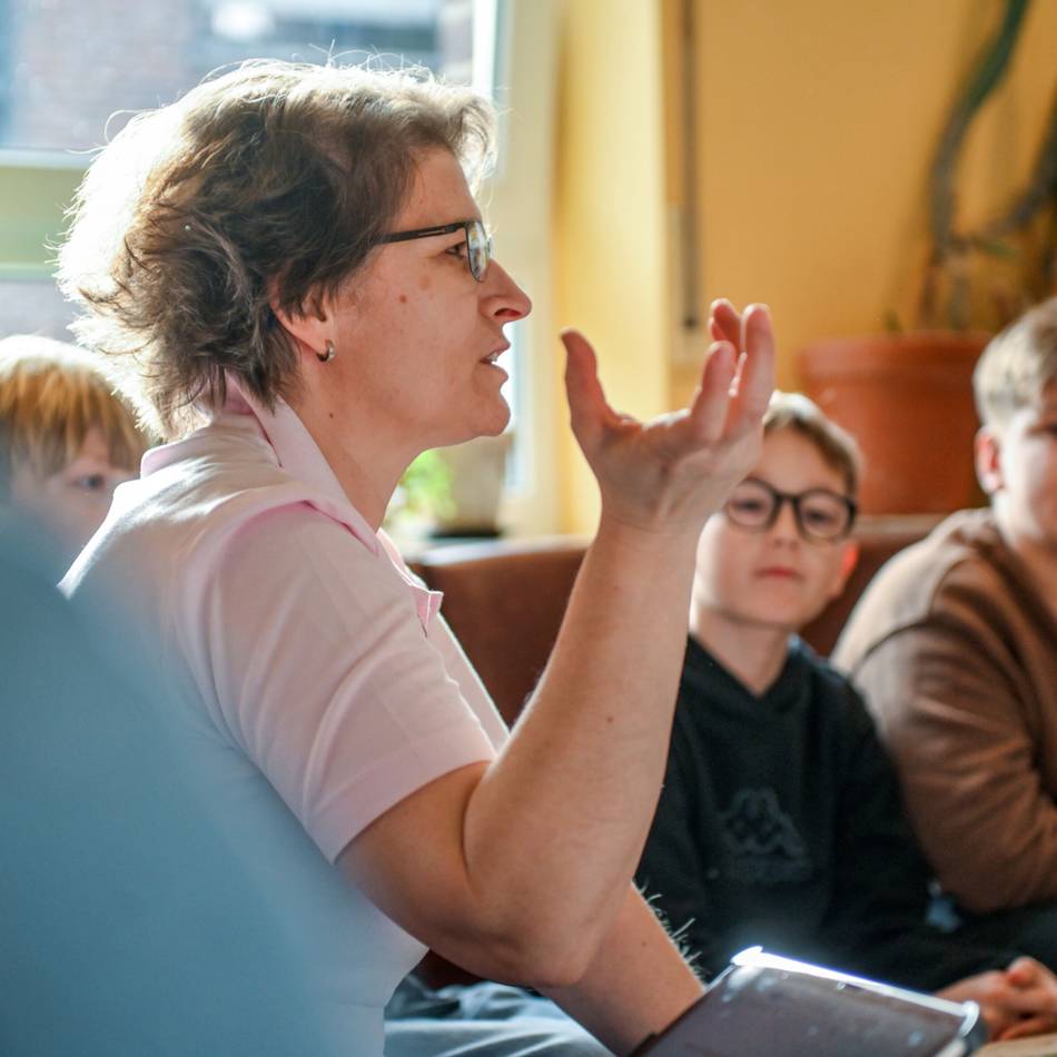 Premiere der Jugendsprechstunde in Kerken: „Wann gibt‘s hier mal wieder Pommes?“ – Kinder löchern Bürgermeisterin mit Fragen