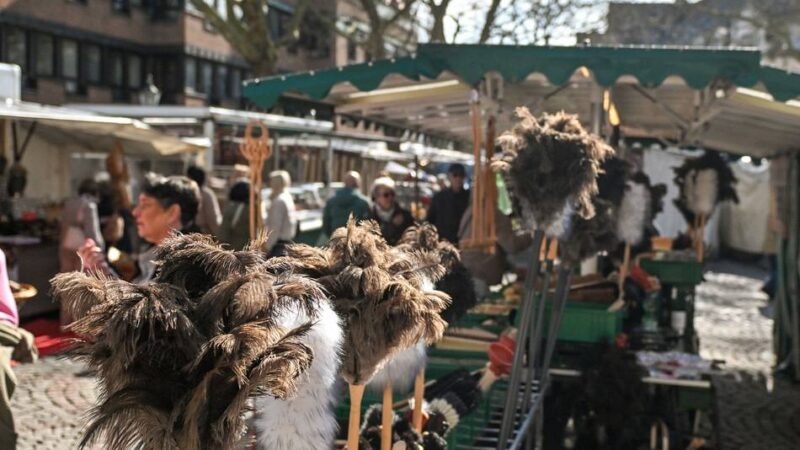 Halbfastenmarkt in Kempen: Staubwedel, Dahlienknollen und Backfisch