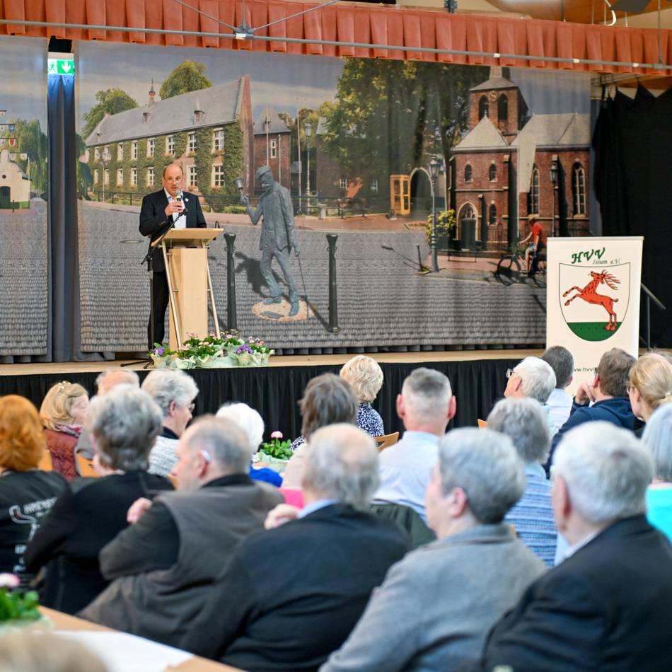 Zum 25-Jährigen des Issumer Heimat- und Verkehrsvereins: „För Land en Lüj“ feiert das Plattdeutsch