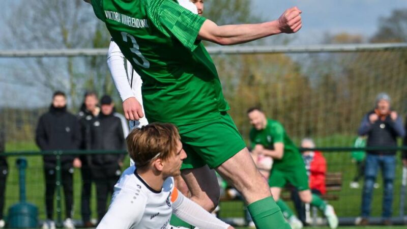 Das Topspiel in der Kreisliga A: Ein verrücktes Fußballspiel im Viktoria-Sportpark