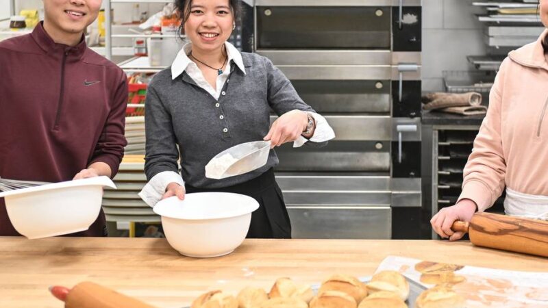 Zulauf am Berufskolleg des Kreises Kleve: Immer mehr Azubis aus Vietnam beim Bäcker und Metzger