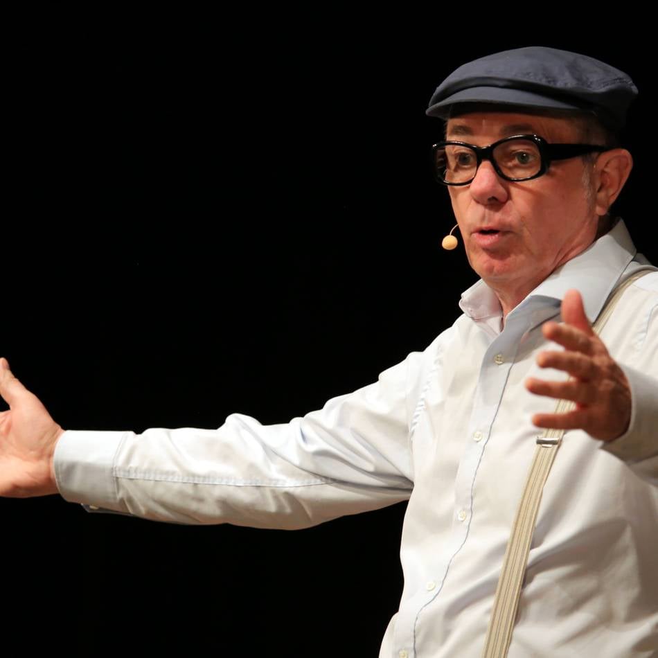 Ausverkaufte Stadthalle: Mit Knebel „von innen jung bleiben“