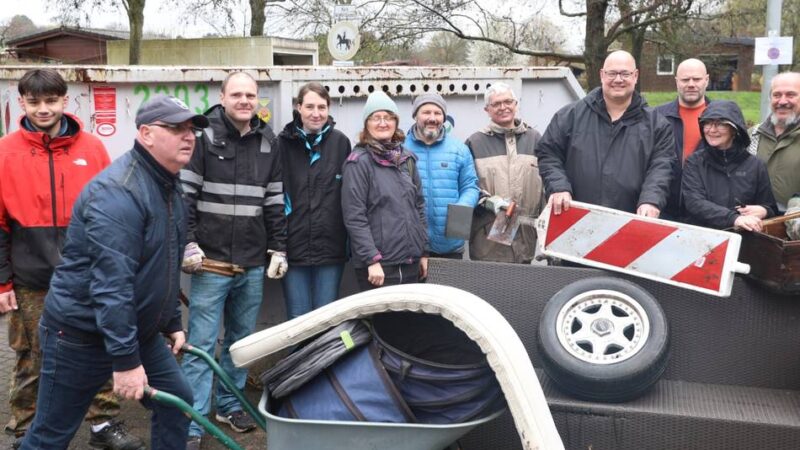 Kuriose Funde bei Stadt-Putzaktion: Wenn 7000 Leverkusener aufräumem …