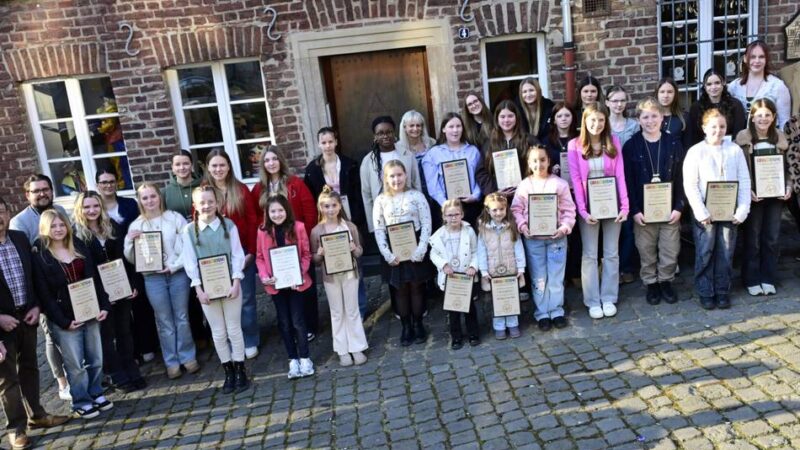 Jecken in Mönchengladbach: Karnevalistischer Nachwuchs mit Ströppkes-Orden ausgezeichnet