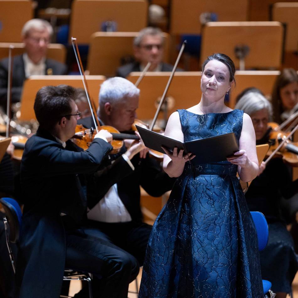 Konzert in der Tonhalle Düsseldorf: Sopranistin Landshamer singt, als hätte sie zwei Stimmen