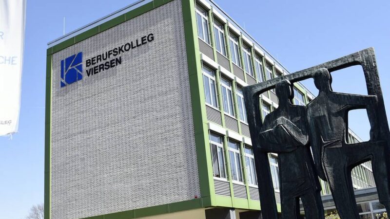 Aktion des Weiterbildungsverbands Mittlerer Niederrhein: Weiterbildungsmesse am Berufskolleg Dülken