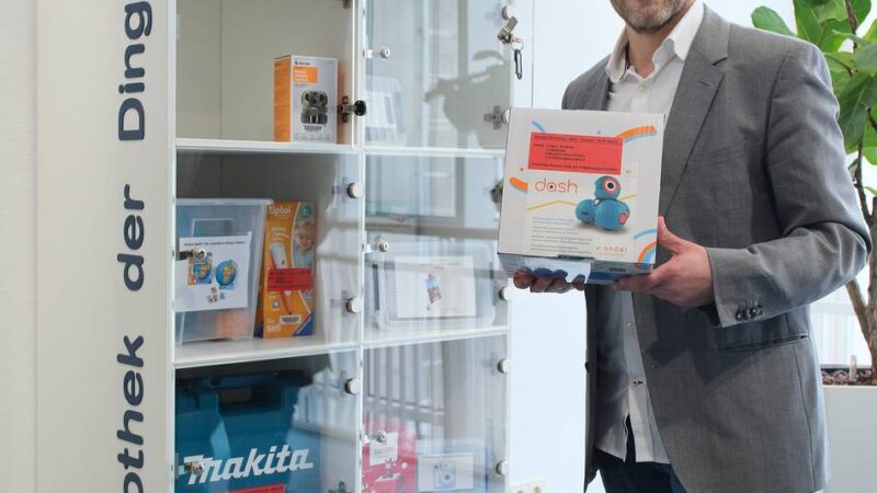 Im Medienzentrum: Ausleihe auf neuen Wegen