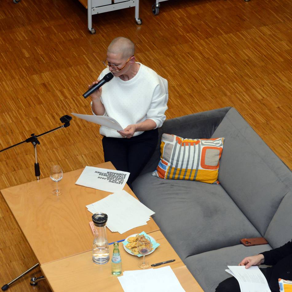 Lesung von Zonserin Ines Maria Wallraff: Wie ein Tag im August ihr Leben komplett veränderte