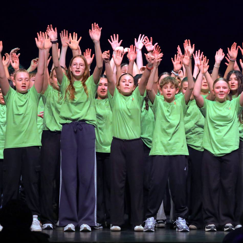 Schultheater in Rheinberg: Von künstlichen Scheinwelten