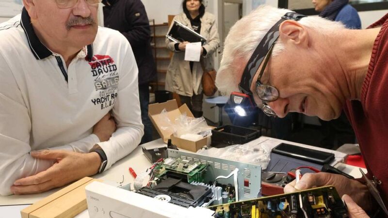 Repair-Café in Leverkusen: Wo Smartphones, Staubsauger und Stereoanlagen zu neuem Leben erwachen