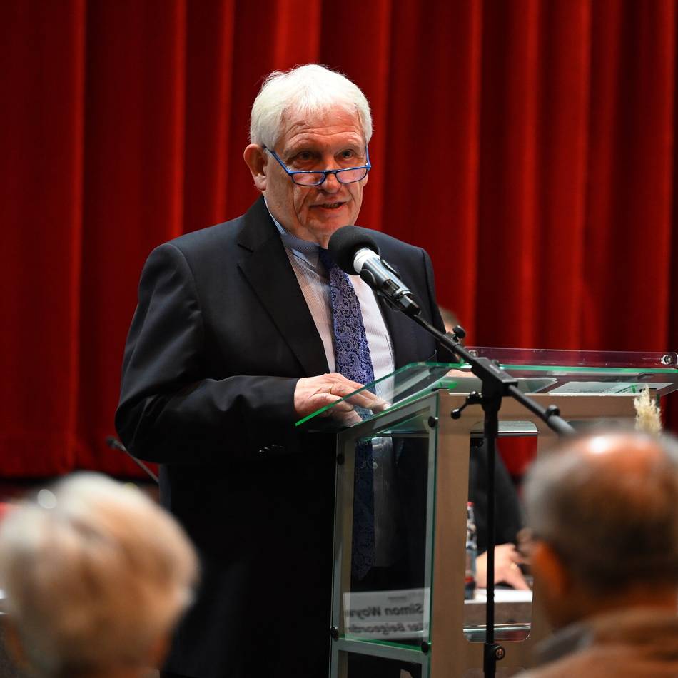 Interview Dietmar Stark: „Gerhard Schröder hat in einem Punkt Recht“