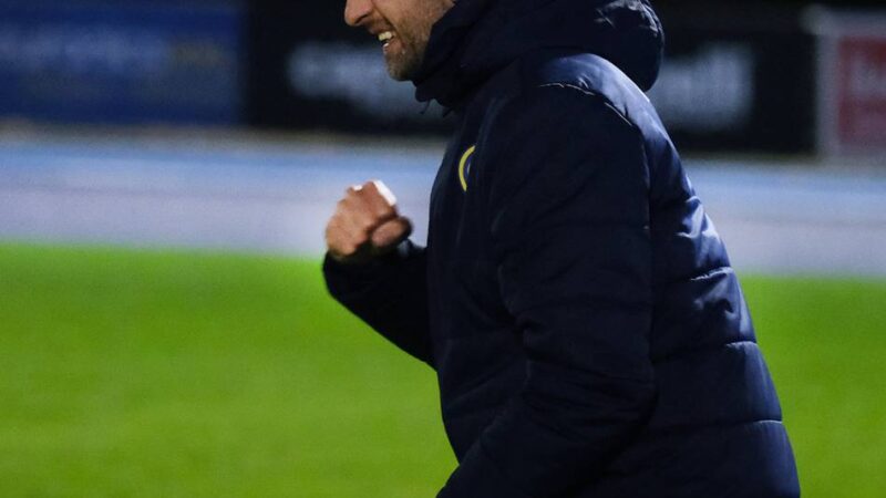 Damian Apfeld lobt den Klever Weg: Darum drückt der Trainer des Spitzenreiters dem 1. FC Kleve im Abstiegskampf die Daumen